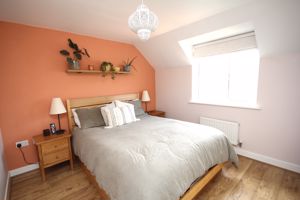 Main bedroom- click for photo gallery